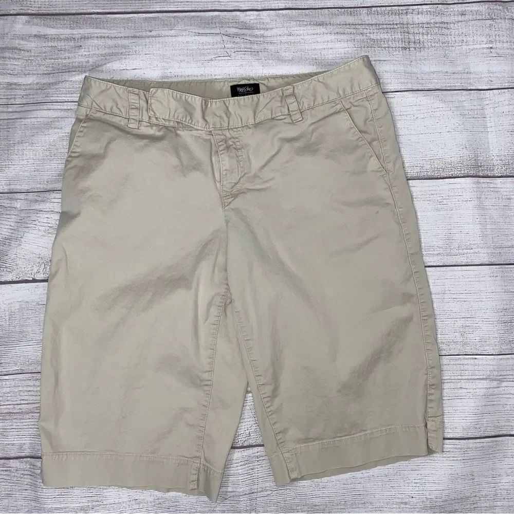 Mossimo stretch cotton blend flat front chino shorts tan sz 6 women